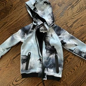MOLO hood unisex jacket. Size 128 (Size 6-8). Fleece lined. Great condition